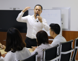 “矢志不渝追求卓越”納匯董事長(zhǎng)...